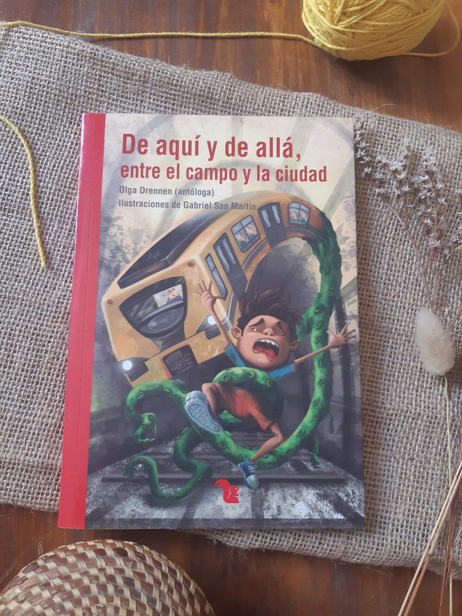 De aquí y de allá, entre el campo y la ciudad - Olga Drennen (antóloga)