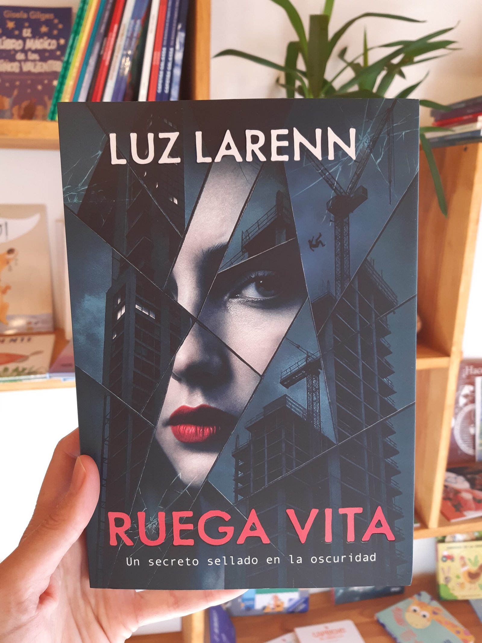 Ruega vita - Luz Larenn